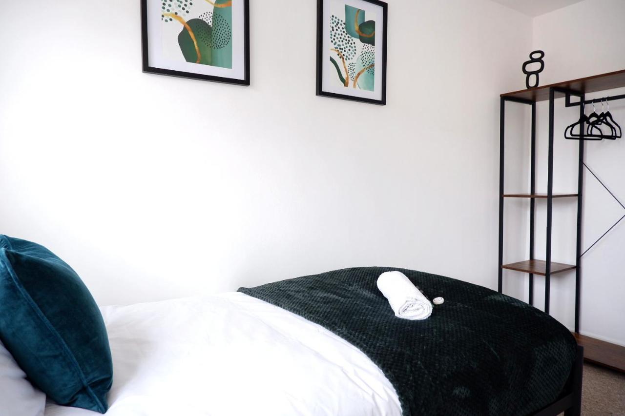 Comfortable And Cozy 4-Bedroom House Near The Hospital Cambridge  Ngoại thất bức ảnh