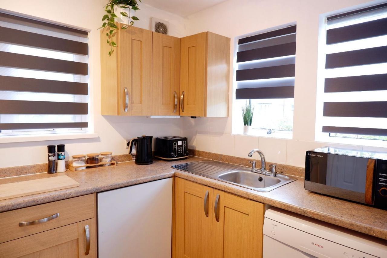 Comfortable And Cozy 4-Bedroom House Near The Hospital Cambridge  Ngoại thất bức ảnh