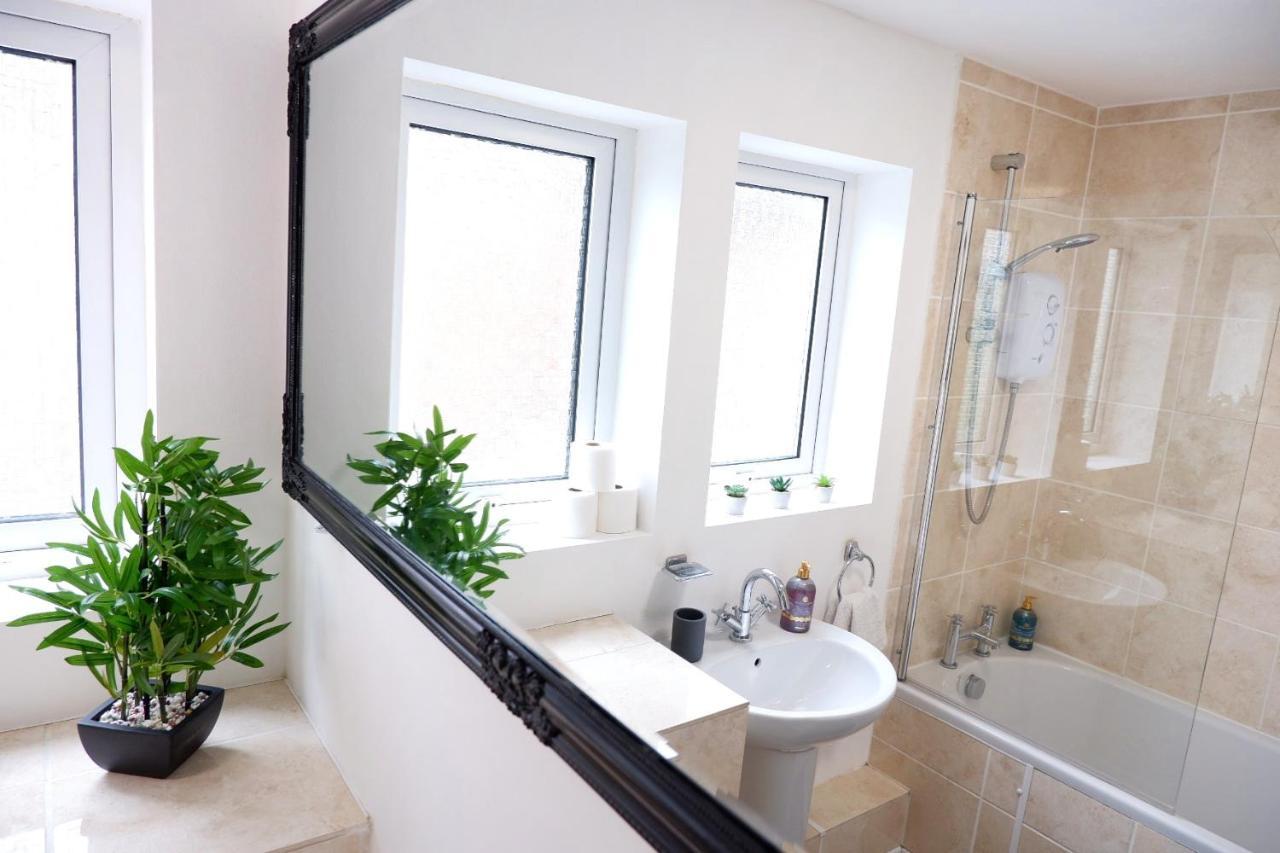Comfortable And Cozy 4-Bedroom House Near The Hospital Cambridge  Ngoại thất bức ảnh